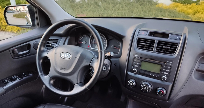 Kia Sportage cena 24900 przebieg: 141000, rok produkcji 2010 z Kostrzyn małe 781